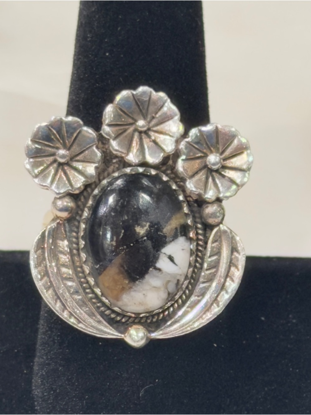 Native American made ring Navajo featuring White Buffalo size 9